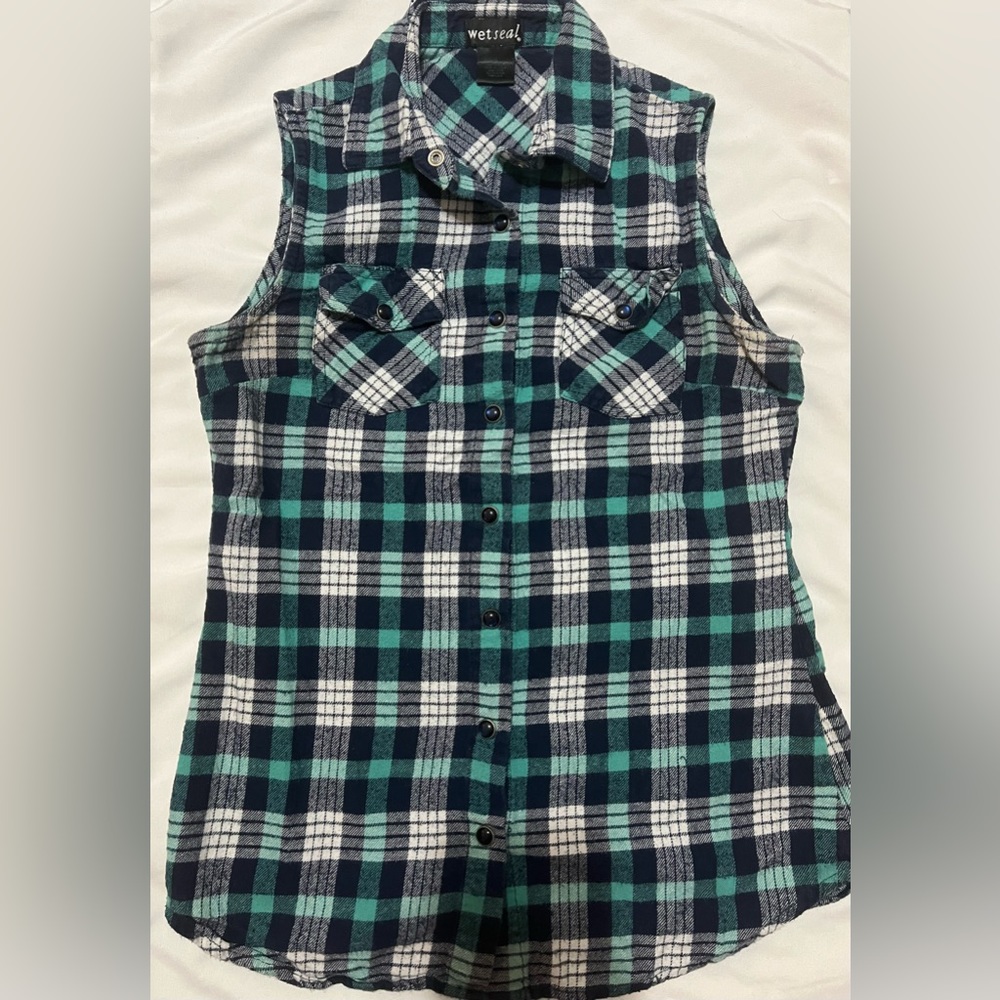WetSeal Sleeveless Flannel Button Up